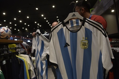 Advierten que faltan camisetas de la Selección Argentina por la alta demanda
