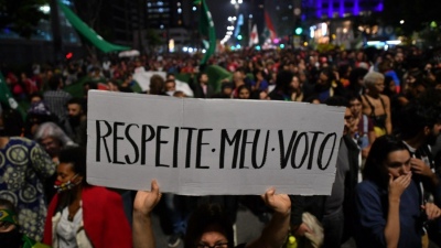 Una multitud salió a bancar a Lula en las calles
