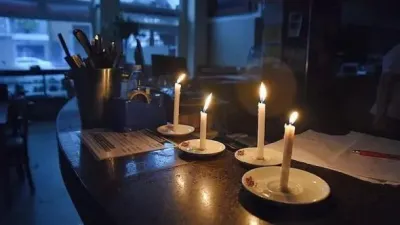Una mujer murió tras un incendio: tenía velas encendidas por los cortes de luz