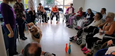 Aceptarán las visitas con mascotas en los geriátricos de CABA