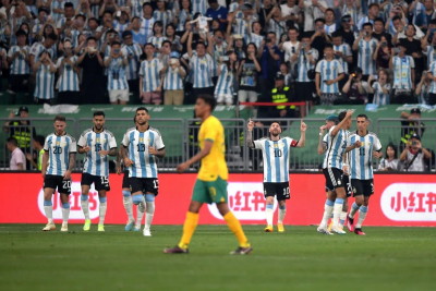 Argentina le ganó a Australia: el golazo de Messi y el debut de Garnacho