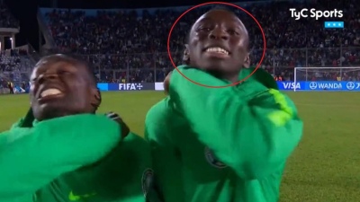 Los polémicos gestos de los jugadores de Nigeria después de ganarle a la Argentina