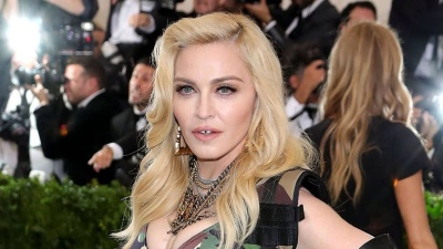 Reapareció Madonna después de estar internada en grave estado