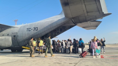 El primer grupo de argentinos evacuados desde Israel llegó a Roma
