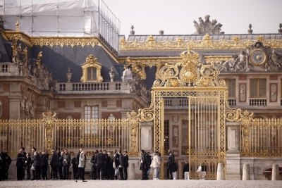 Francia: Por nuevas amenazas de bomba desalojaron el palacio de Versalles y cerraron varios aeropuertos