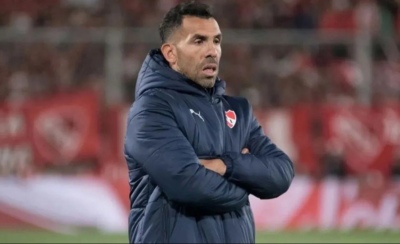 Carlos Tevez renunció como entrenador de Independiente