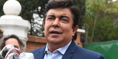 Nueva denuncia contra Fernando Espinoza: ahora por fraude y abuso de autoridad