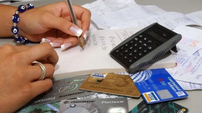El Gobierno elimina tope a tasas de refinanciación de tarjetas de crédito