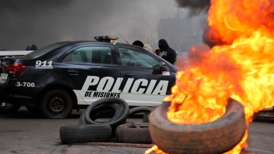 El gobierno de Misiones amenaza con despedir a policías que protesten