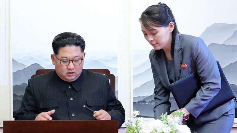 Kim Jong-Un junto con su hermana Kim Yo-jong 