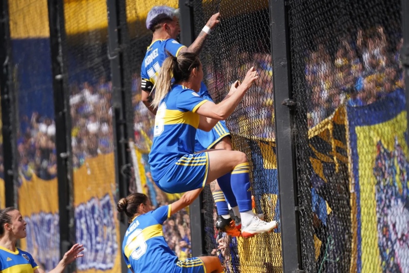 Ante 18.000 hinchas, en La Bombonera, le ganó 2-1 a UAU Urquiza 