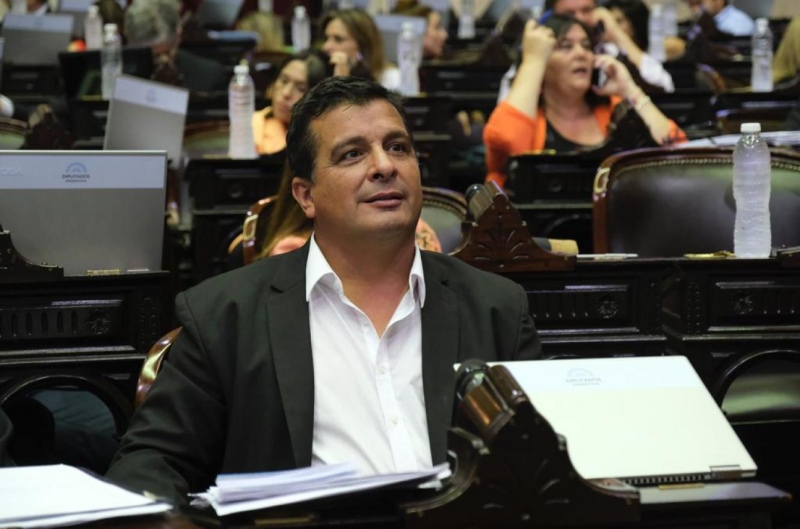 Pablo Casaretto, diputado de Entre Ríos, presentó un proyecto en el Congreso para anular los descensos en la Primera División.