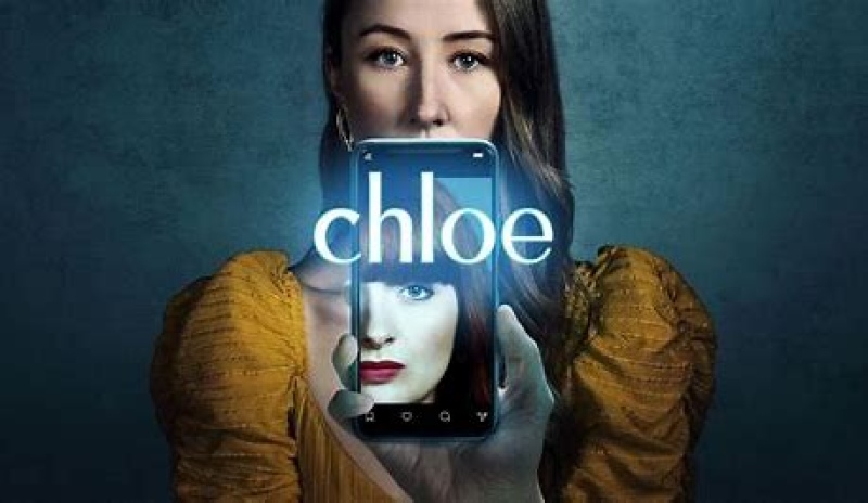 Chloé: la serie que trata de una chica obsesionada de su compañera por su Instagram