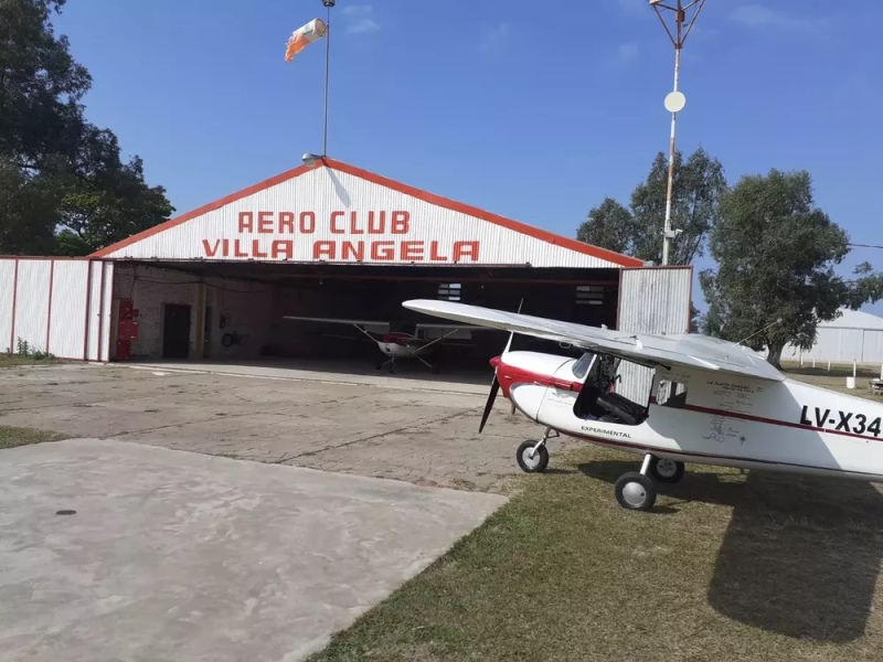 Robaron un avión, se estrellaron y murieron