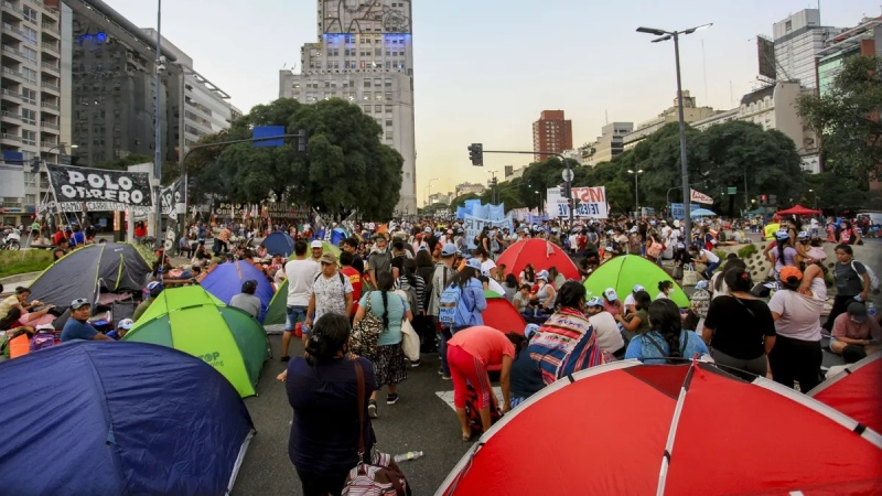 La Unidad Piquetera acampa en la 9 de julio