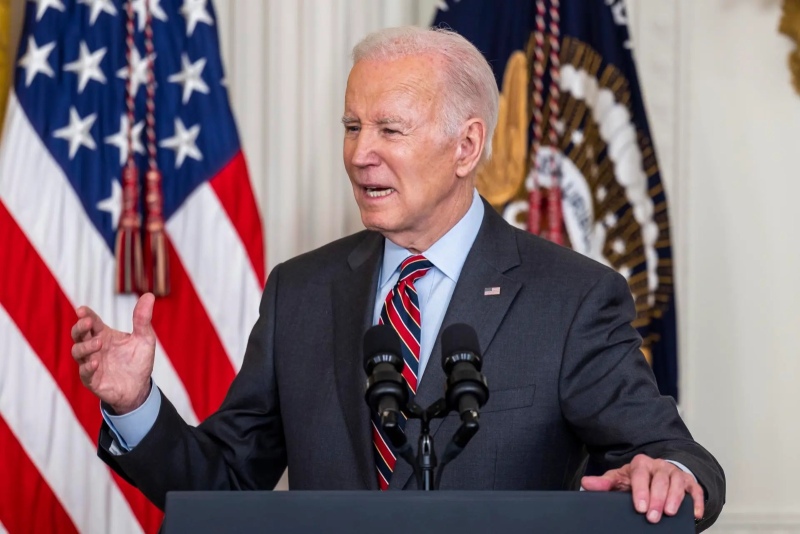 Joe Biden pide al Congreso prohibir el uso de armas de asalto