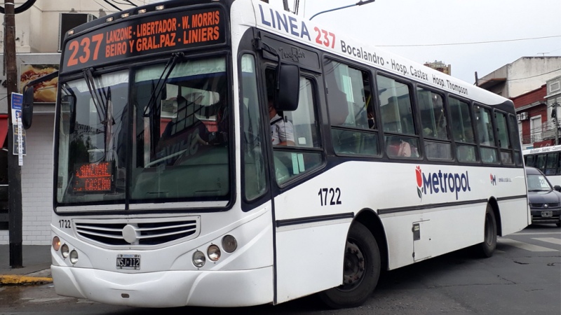 Tres líneas de colectivos paralizan su servicio por falta de combustible