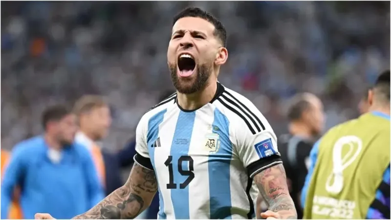Otamendi se tatuó a Messi con la Copa del Mundo