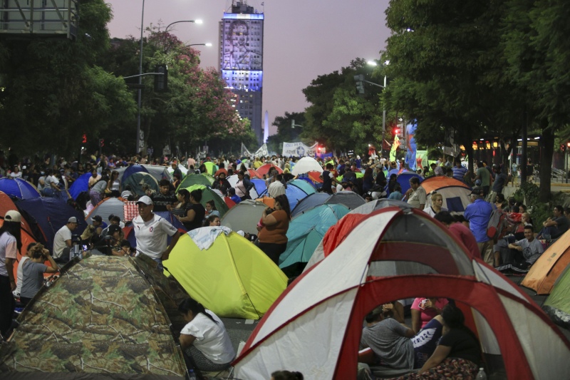 Piqueteros vuelven a acampar frente al Ministerio de Desarrollo Social