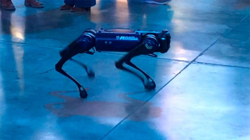 La policía de Santiago del Estero presentó un perro robot