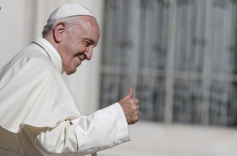 El papa Francisco fue operado ”sin complicaciones”