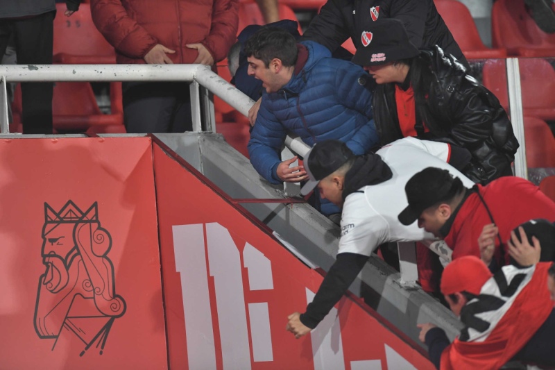 Balas de goma y gas lacrimógeno tras la derrota de Independiente ante Boca Juniors