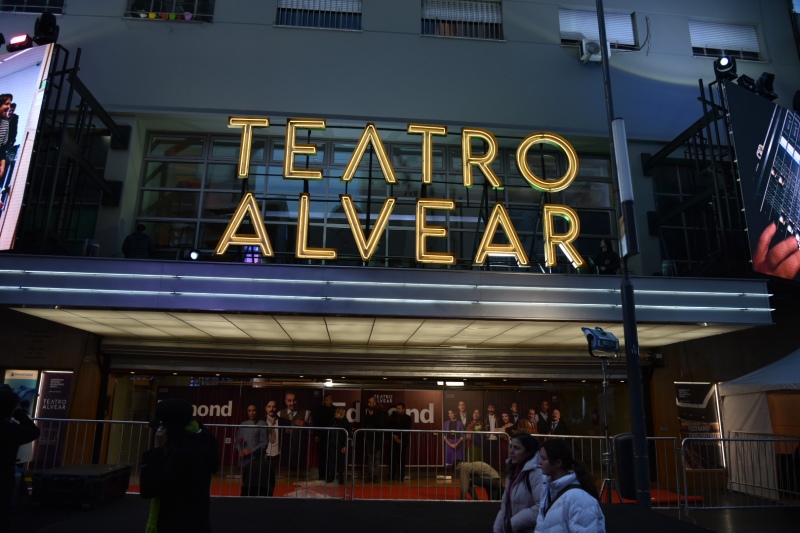 El teatro Alvear volvió a abrir su telón