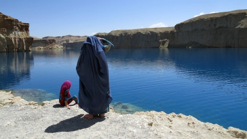 Afganistán: el Gobierno talibán prohibió a las mujeres visitar un parque nacional