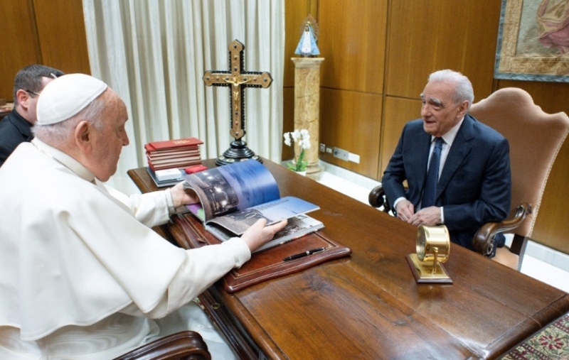 El Papa Francisco se reunió con Martin Scorsese en el Vaticano
