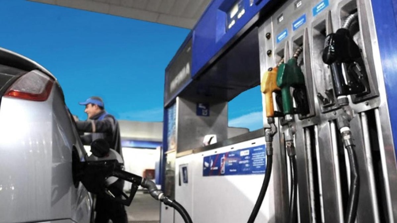 Vuelve a aumentar la nafta: ¿cuánto costará el litro de súper?